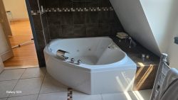 Deep cleaning of residential bathroom.